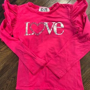 Gorgeous Hope Jeans LOVE shirt!